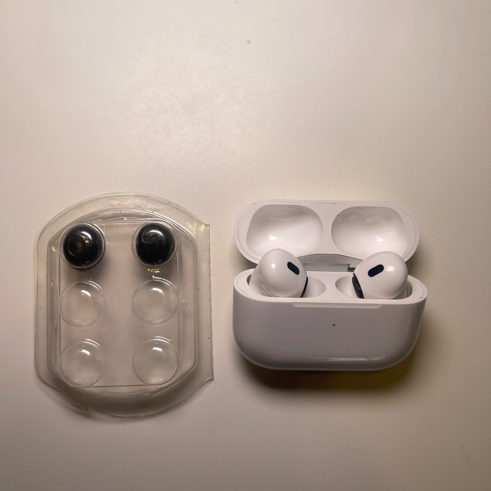Apple AirPods 2nd Gen with new ear buds